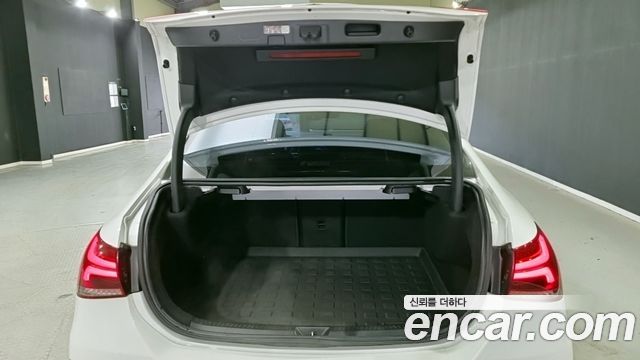 Mercedes-Benz A-Class AMG A35 4MATIC Sedan