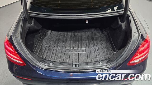 Mercedes-Benz E-Class E220d Exclusive