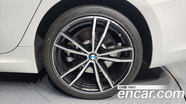 BMW 3-Series 330e M Sport