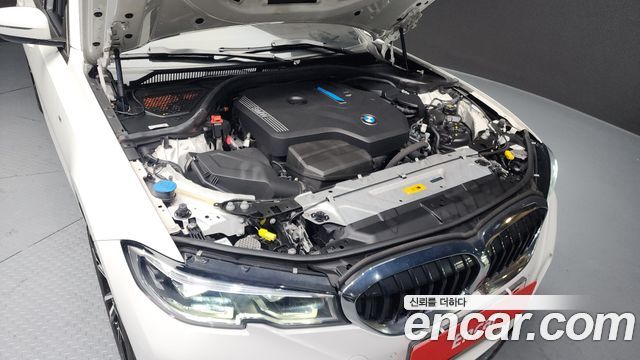 BMW 3-Series 330e M Sport