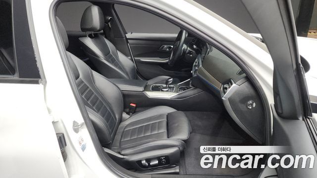 BMW 3-Series 330e M Sport