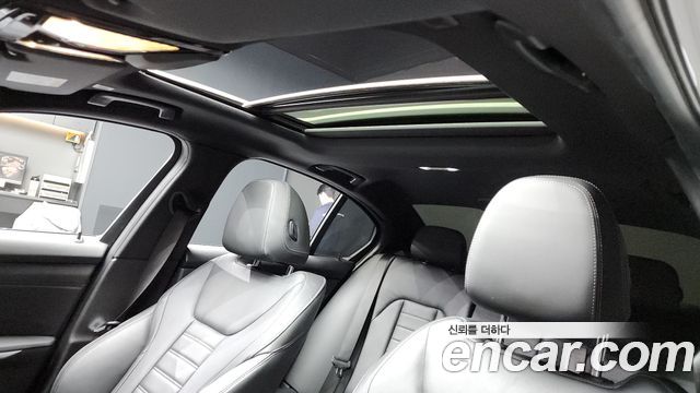 BMW 3-Series 330e M Sport