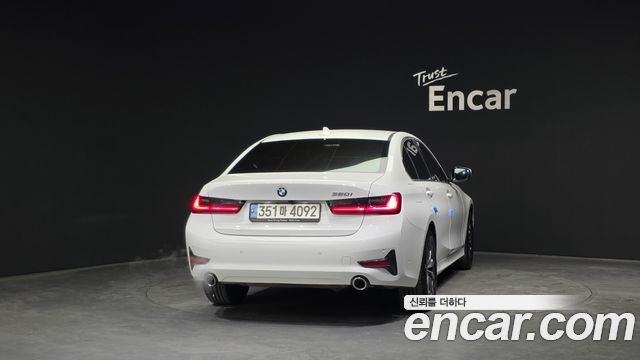 BMW 3-Series 320i