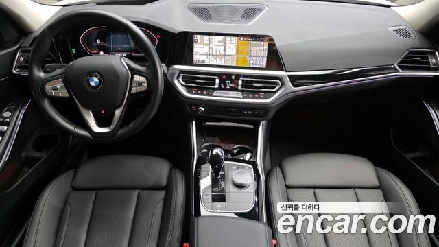 BMW 3-Series 320i