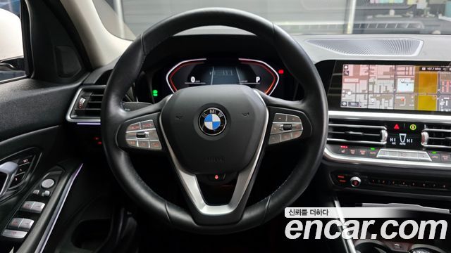 BMW 3-Series 320i