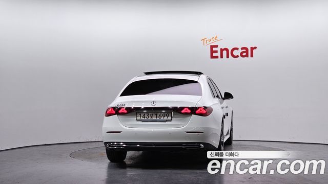 Mercedes-Benz E-Class E200 Avantgarde