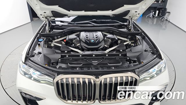 BMW X7 M50i 6STR
