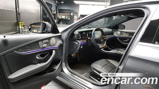 Mercedes-Benz E-Class E350 4MATIC AMG Line