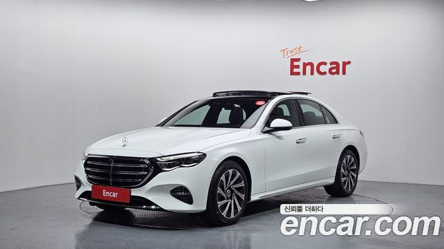 Mercedes-Benz E-Class E300 4MATIC Exclusive