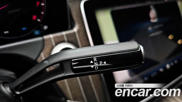 Mercedes-Benz E-Class E300 4MATIC Exclusive