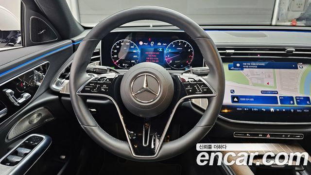 Mercedes-Benz E-Class E300 4MATIC Exclusive