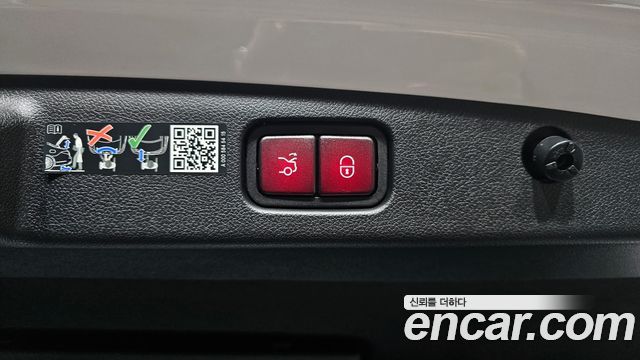 Mercedes-Benz E-Class E300 4MATIC Exclusive