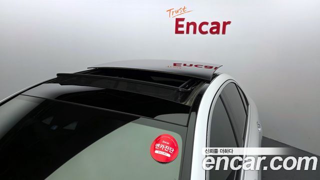 Mercedes-Benz E-Class E350 4MATIC AMG Line Edition