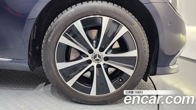 Mercedes-Benz E-Class E300e 4MATIC Exclusive
