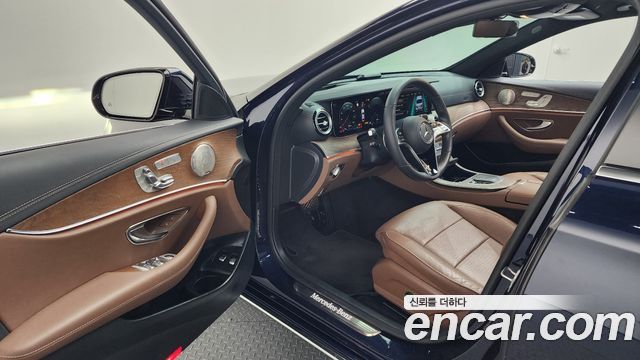 Mercedes-Benz E-Class E300e 4MATIC Exclusive