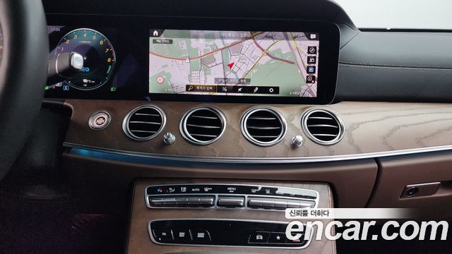 Mercedes-Benz E-Class E300e 4MATIC Exclusive