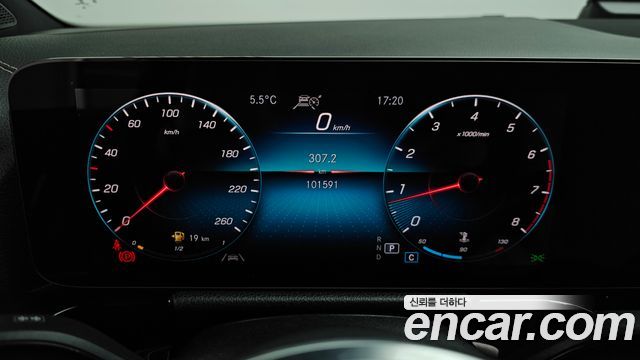 Mercedes-Benz GLA-Class GLA220