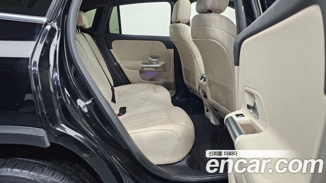 Mercedes-Benz GLA-Class GLA220