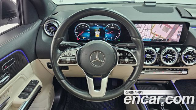 Mercedes-Benz GLA-Class GLA220
