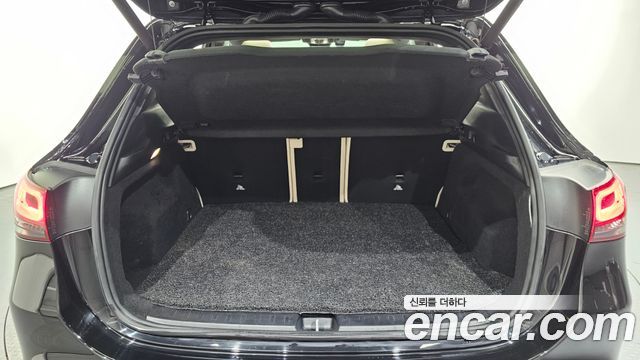 Mercedes-Benz GLA-Class GLA220