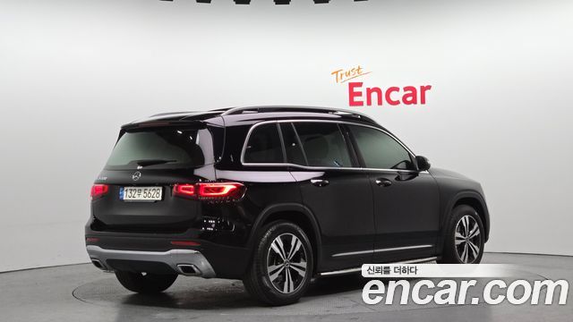 Mercedes-Benz GLB-Class GLB220