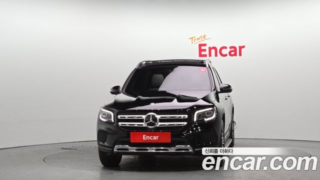 Mercedes-Benz GLB-Class GLB220