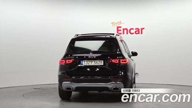Mercedes-Benz GLB-Class GLB220