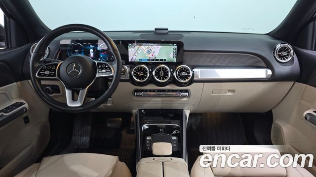 Mercedes-Benz GLB-Class GLB220