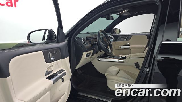 Mercedes-Benz GLB-Class GLB220