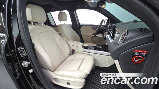 Mercedes-Benz GLB-Class GLB220