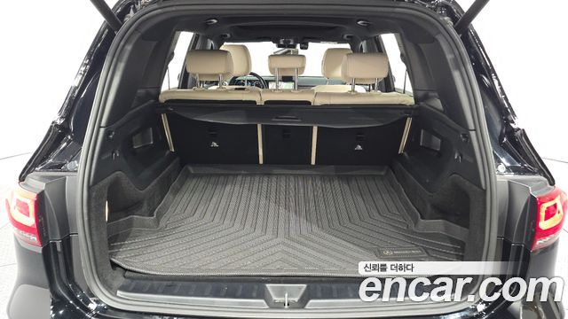 Mercedes-Benz GLB-Class GLB220