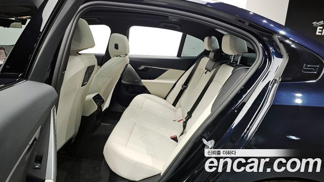 BMW 5-Series 523d M Sport