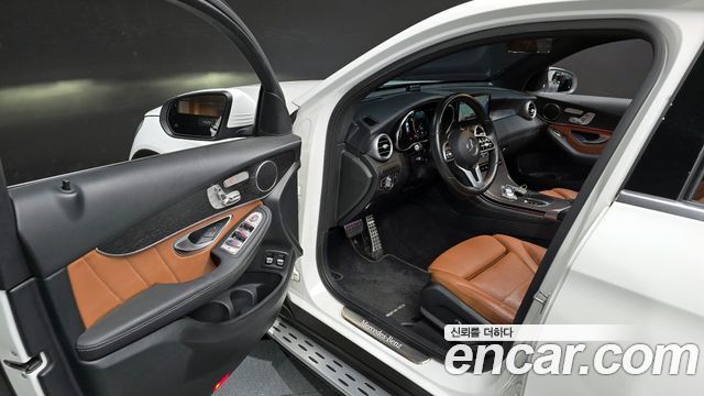 Mercedes-Benz GLC-Class GLC300e 4MATIC Coupe