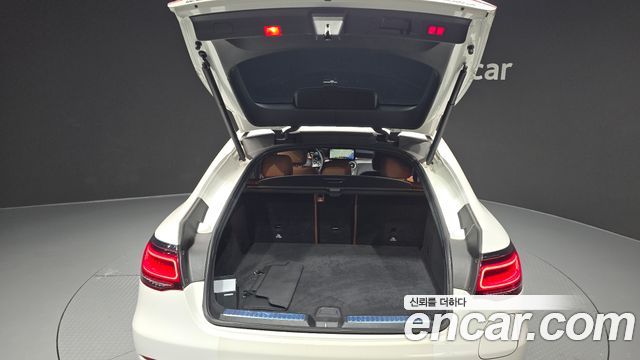 Mercedes-Benz GLC-Class GLC300e 4MATIC Coupe