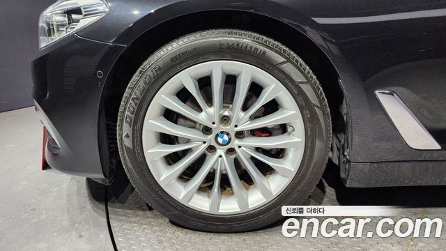 BMW 5-Series 520d xDrive Luxury Plus