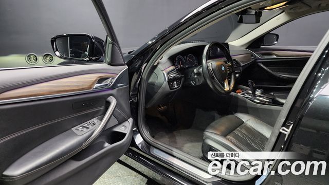 BMW 5-Series 520d xDrive Luxury Plus