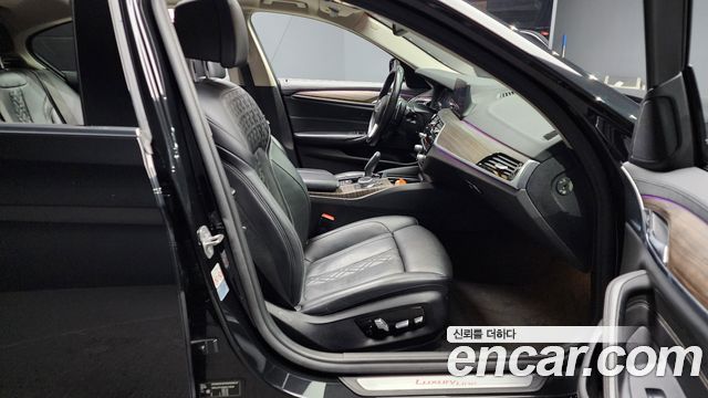 BMW 5-Series 520d xDrive Luxury Plus