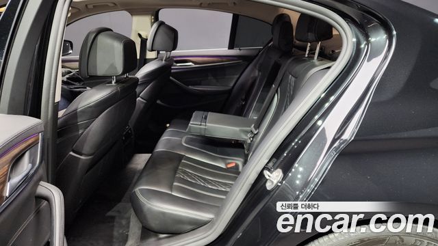 BMW 5-Series 520d xDrive Luxury Plus