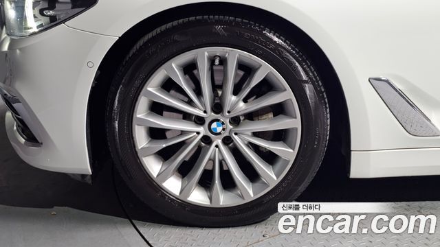 BMW 5-Series 530i Luxury Plus