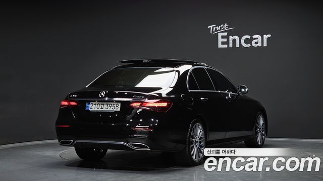 Mercedes-Benz E-Class E350 4MATIC AMG Line