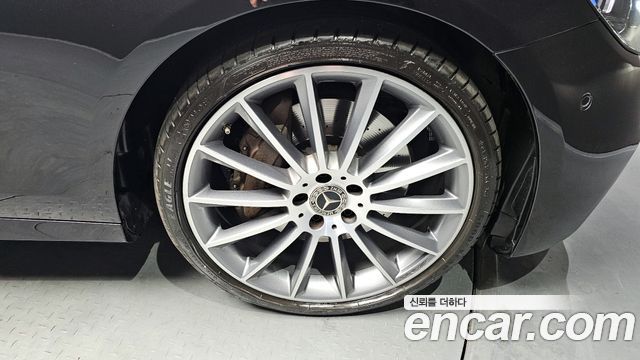 Mercedes-Benz E-Class E350 4MATIC AMG Line