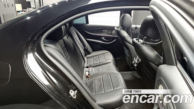 Mercedes-Benz E-Class E350 4MATIC AMG Line