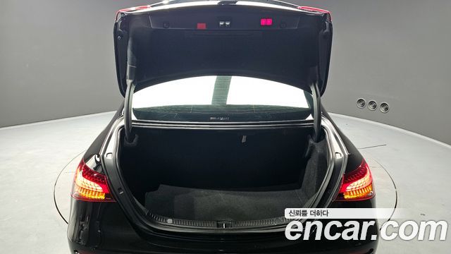 Mercedes-Benz E-Class E350 4MATIC AMG Line