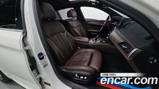 BMW 5-Series 530i xDrive M Sport Package Plus