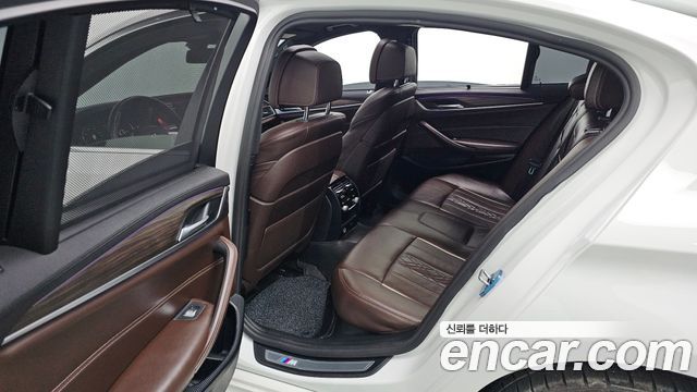 BMW 5-Series 530i xDrive M Sport Package Plus