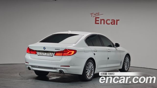 BMW 5-Series 520i Luxury