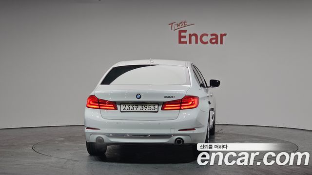 BMW 5-Series 520i Luxury