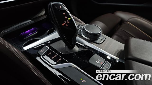 BMW 5-Series 520i Luxury