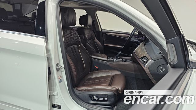 BMW 5-Series 520i Luxury