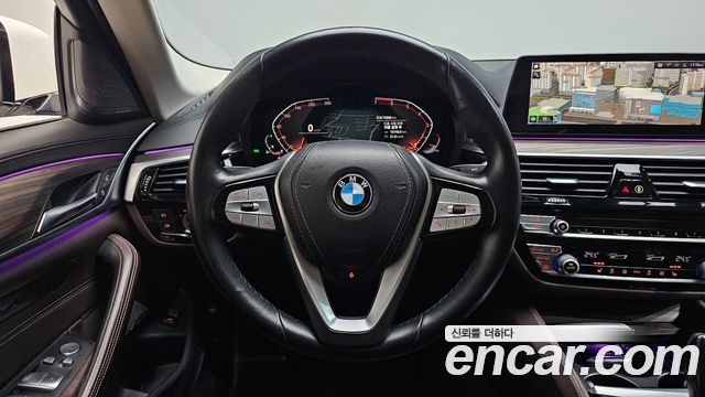 BMW 5-Series 520i Luxury
